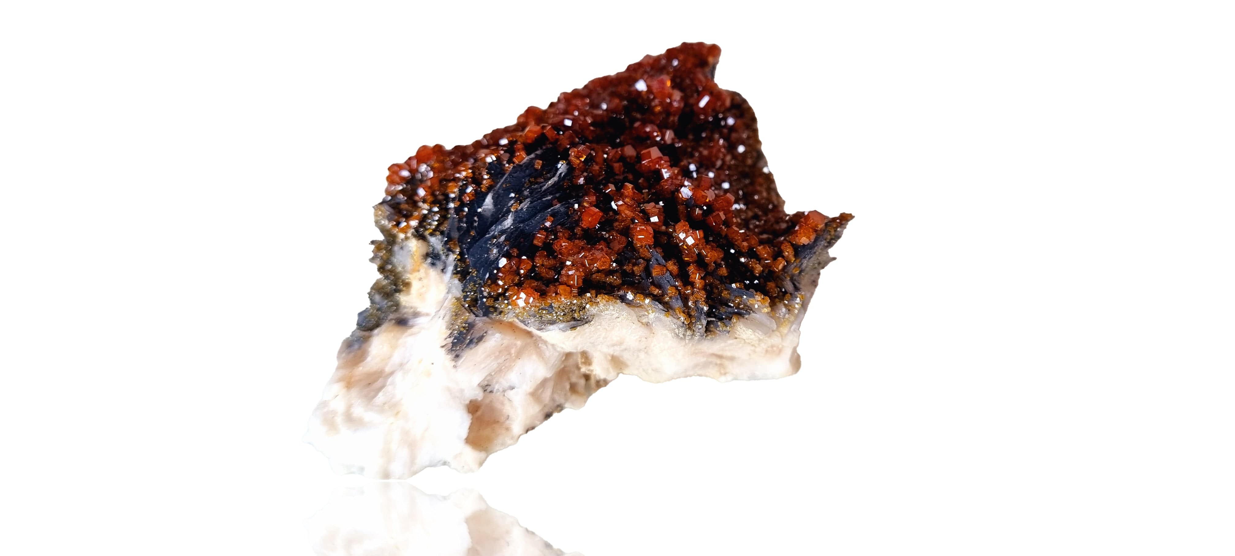 Vanadinite on Baryte with Goethite oxides