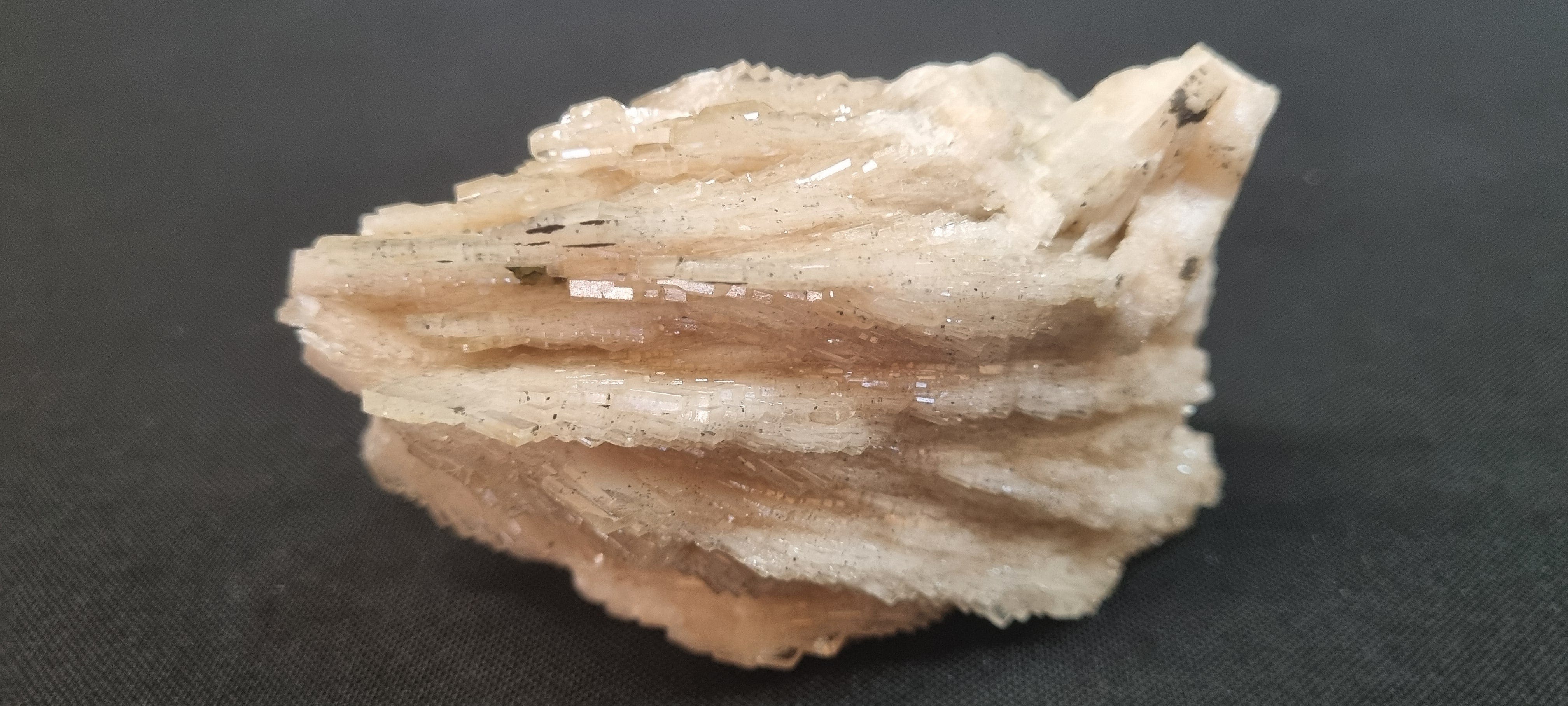 Lustrous bladed White Baryte / Barite ( cabinet size Specimen)