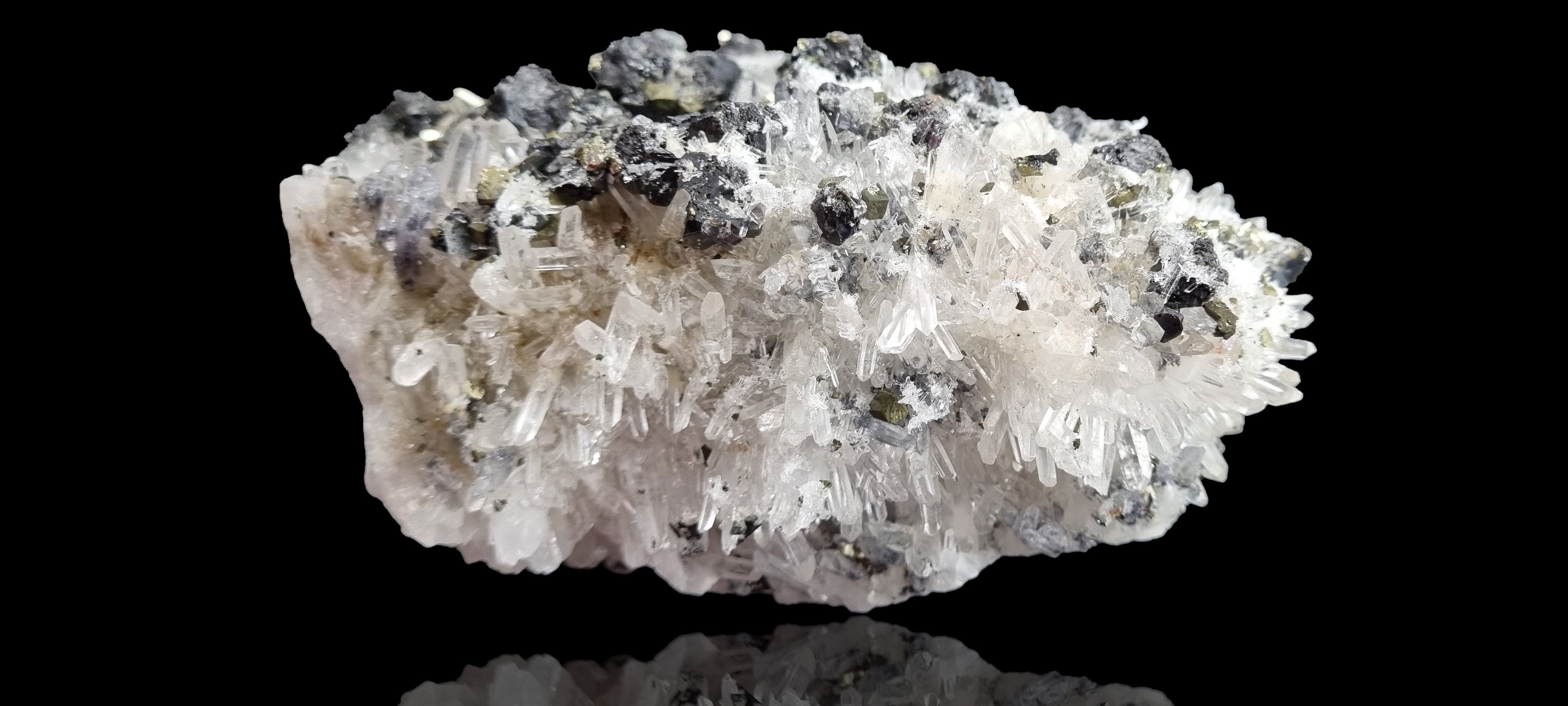 Quartz, Pyrite, Chalcopyrite and Sphalerite, Mineral Specimen.